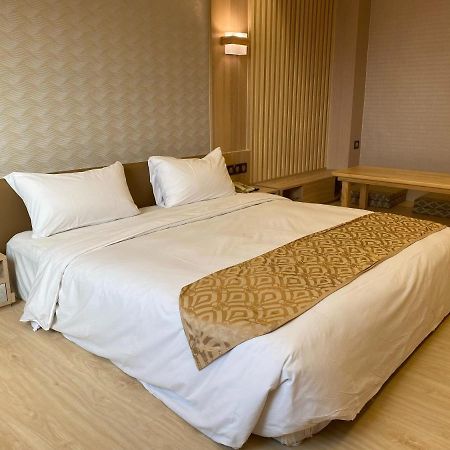 Wang Fu Hotel Miaoli Kültér fotó