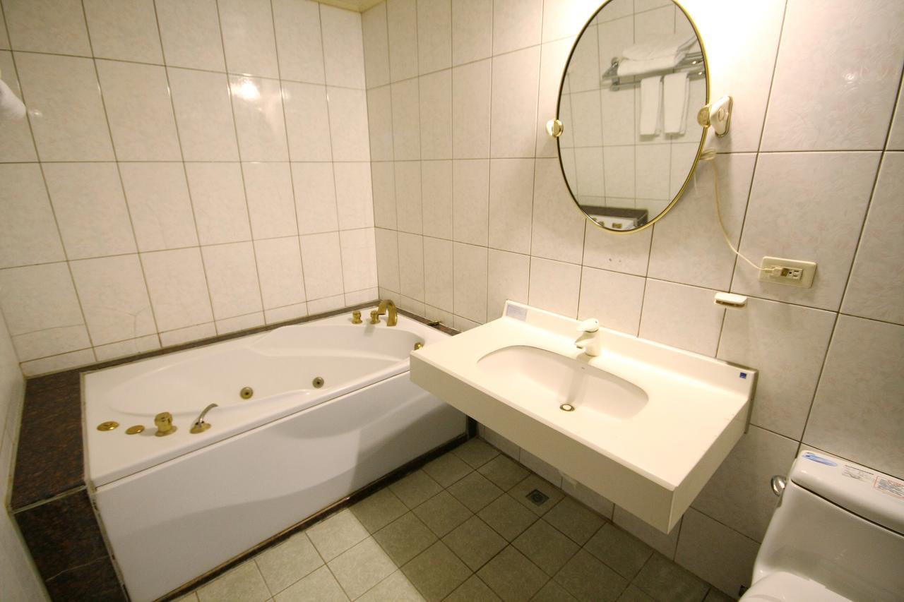 Wang Fu Hotel Miaoli Kültér fotó